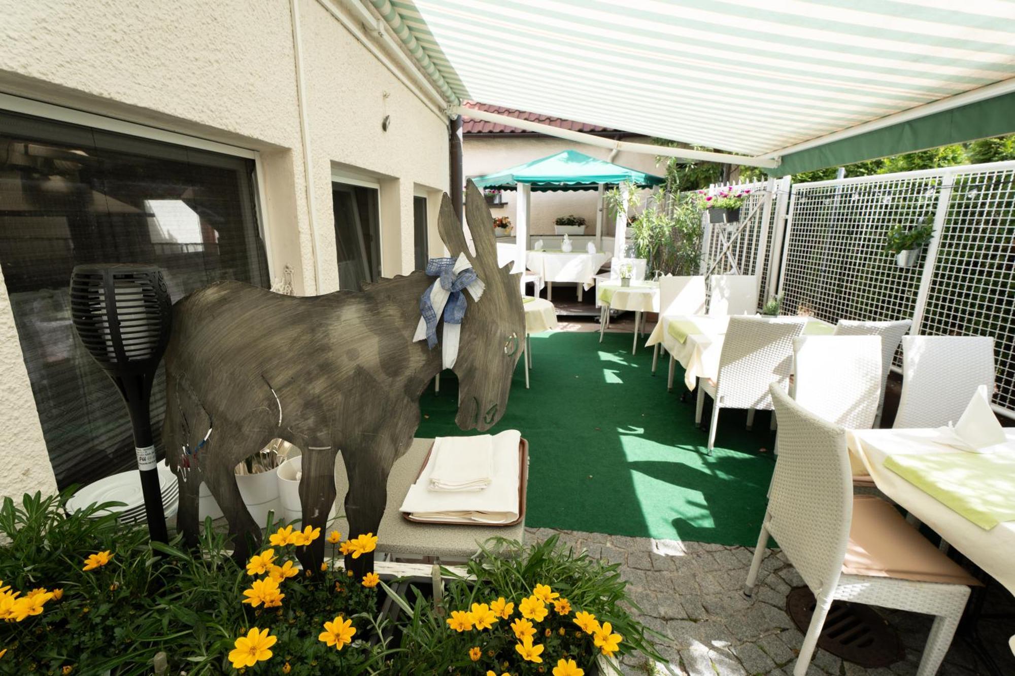 Hotel - Restaurant Traube Neuffen المظهر الخارجي الصورة