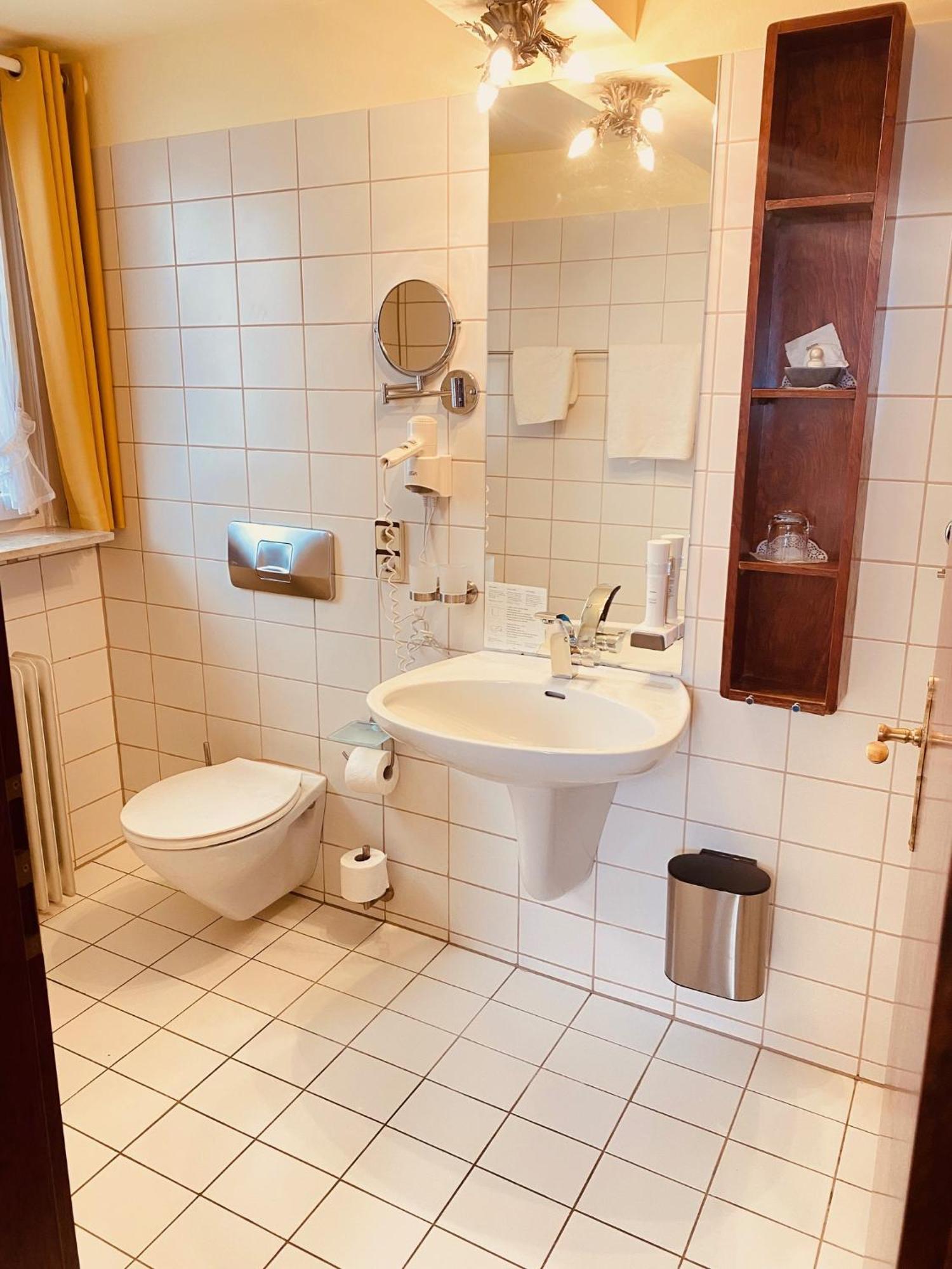 Hotel - Restaurant Traube Neuffen المظهر الخارجي الصورة